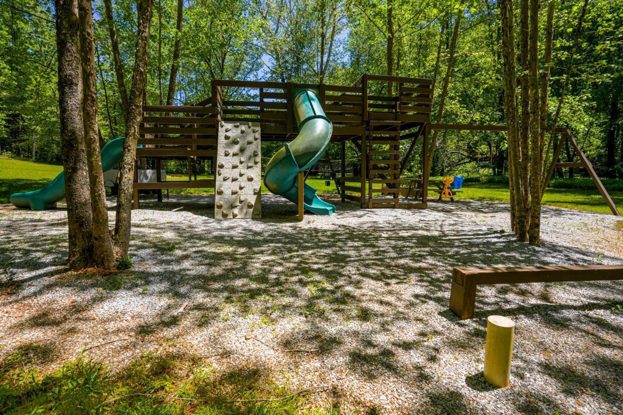 Villa New Listing! Wine Country Retreat - 2 Bed, Hot Tub Dahlonega Exterior foto
